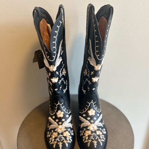 Dingo Black and White Embroidered Heeled Boots - Picture 2 of 13